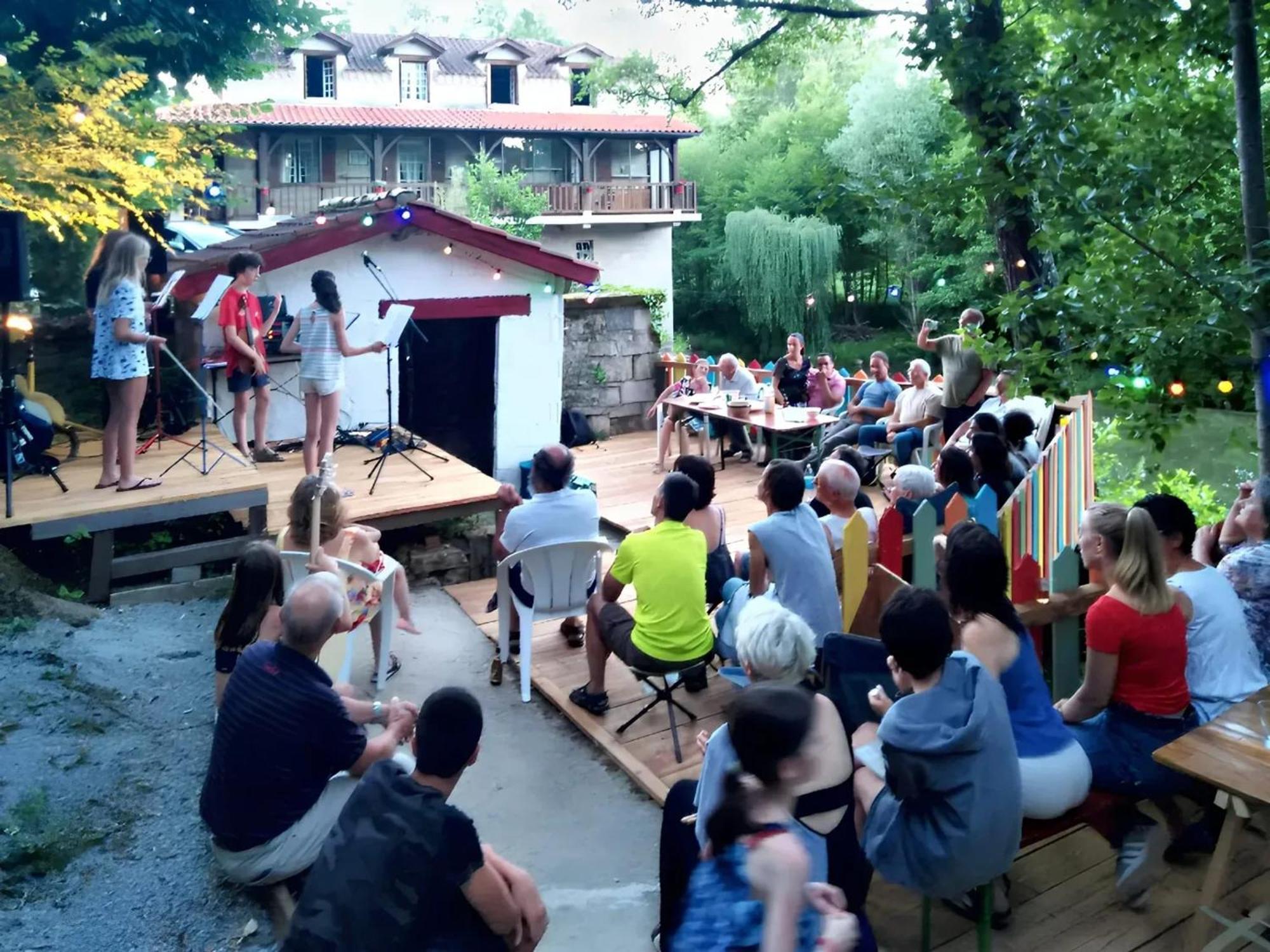 Villa Confortable A Milhars Avec Piscine Privee Luaran gambar